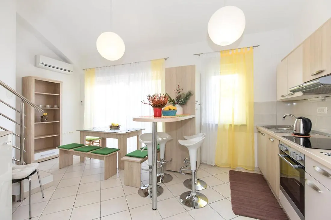 Apartments Adria Blue Кастав