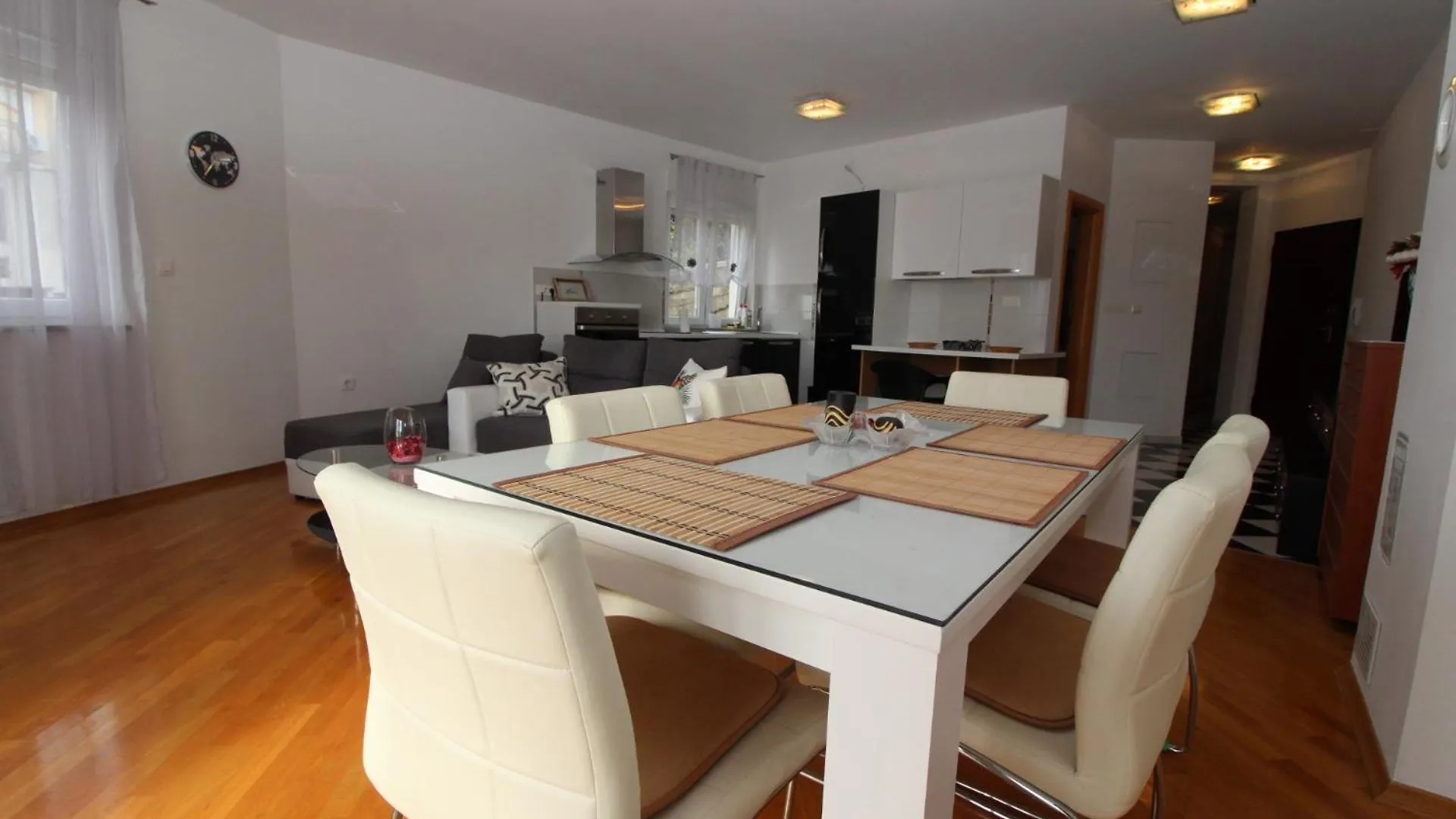 Apartments Adria Blue Кастав